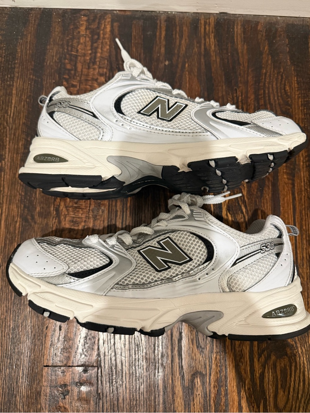 New Balance 530 MR530FDO White Silver Dad Sneakers Size 8 Men / 9.5 Women - Picture 7 of 8